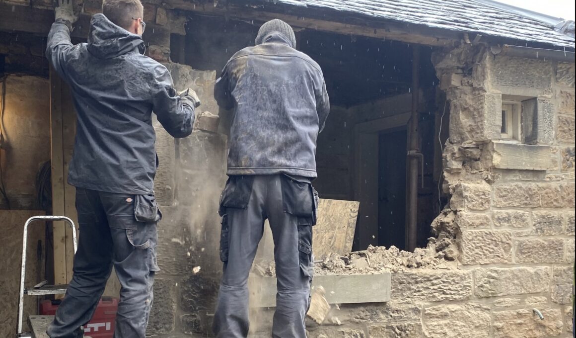 Renovation Project Manager vs Builder in Edinburgh